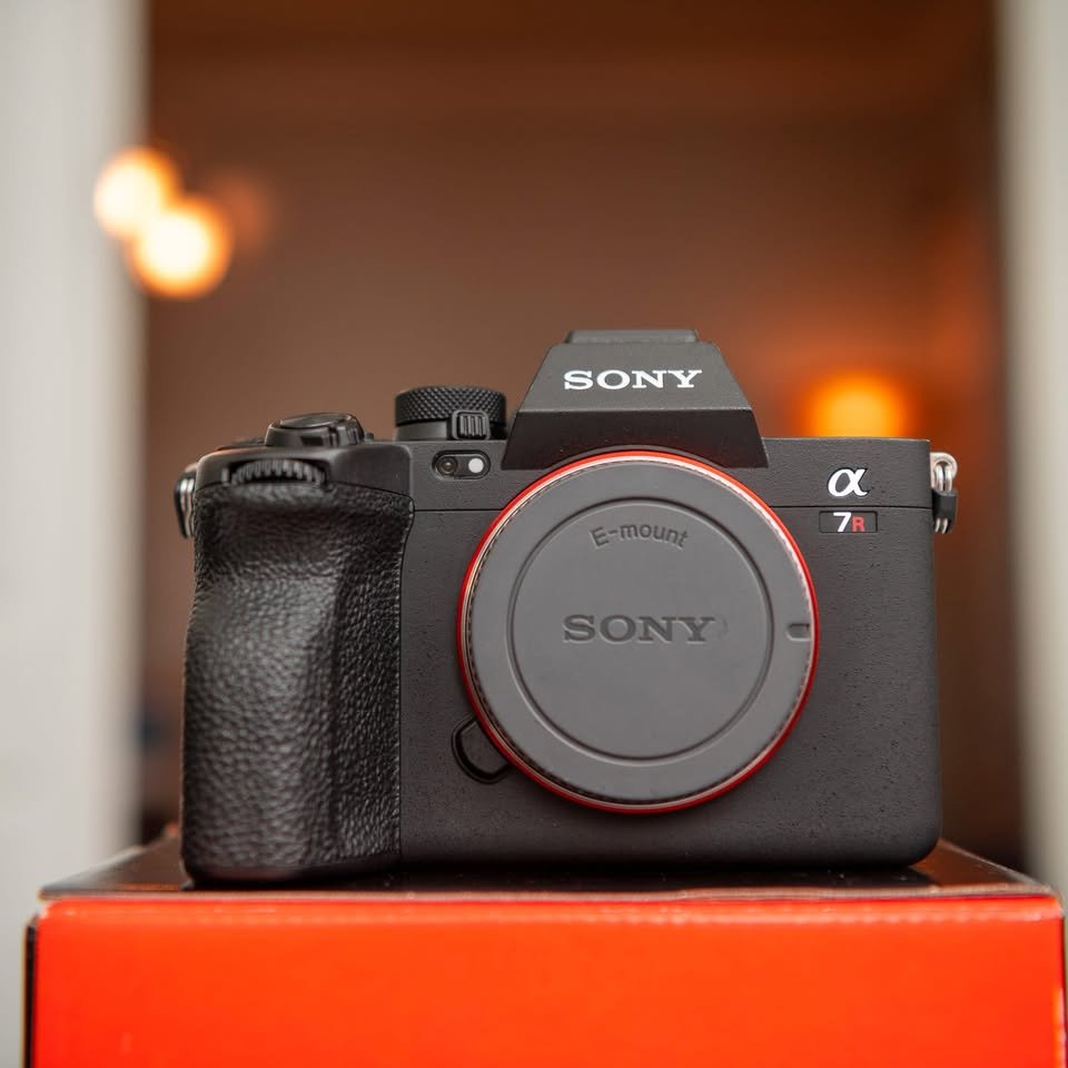 Sony A7R V Camera (low shutter count) - Image 3
