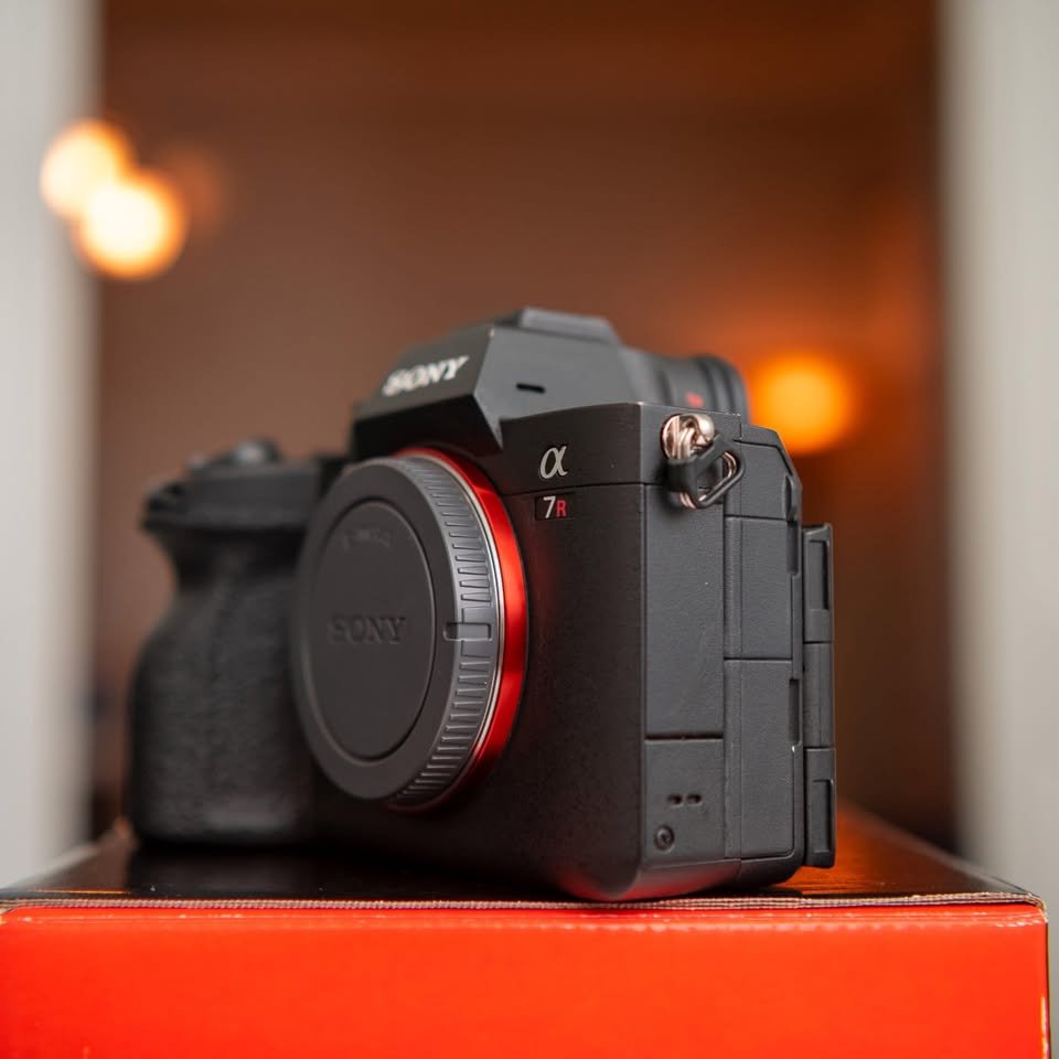 Sony A7R V Camera (low shutter count) - Image 5