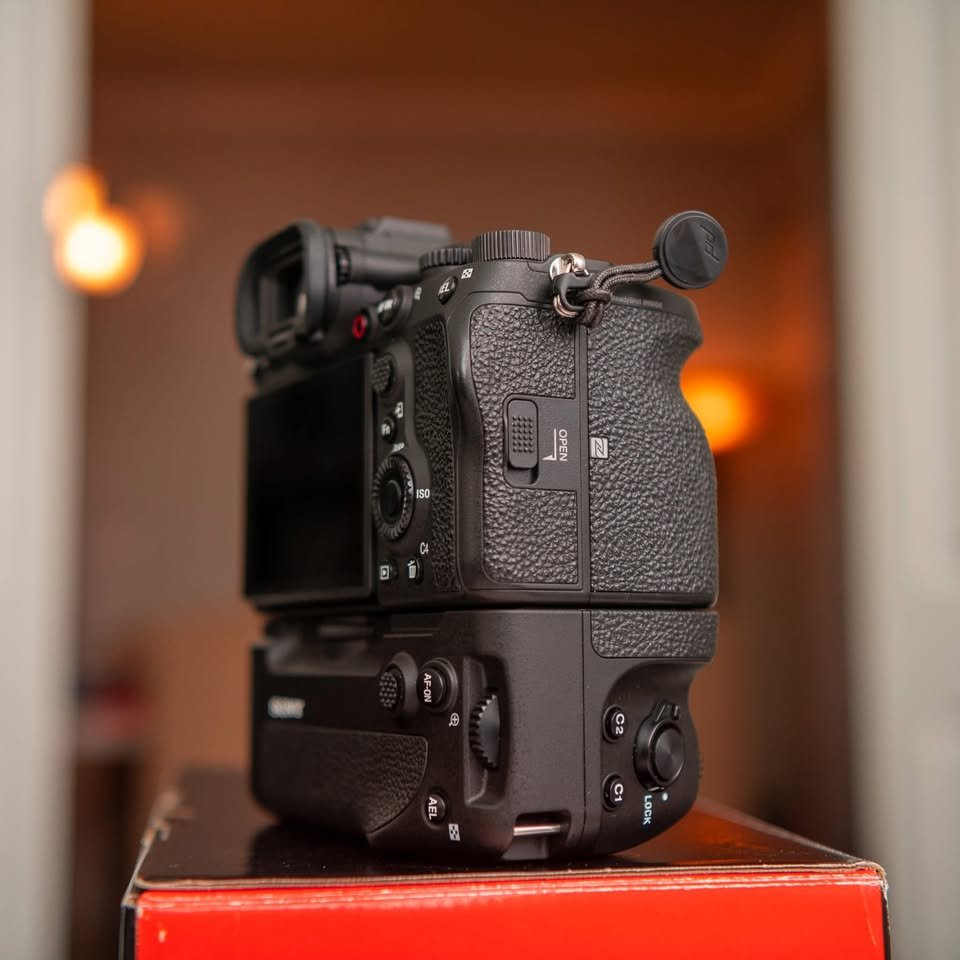 Sony A1 Camera with Grip - Image 7