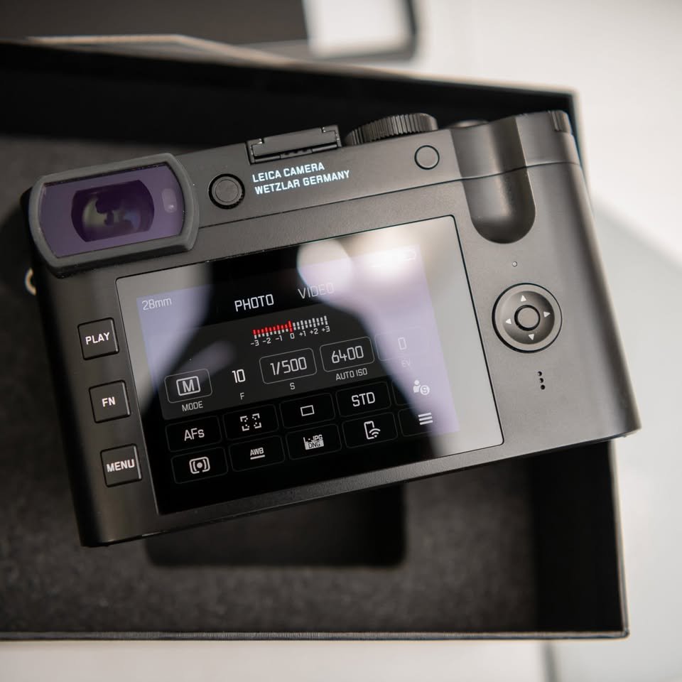 Leica Q2 Camera - Image 9