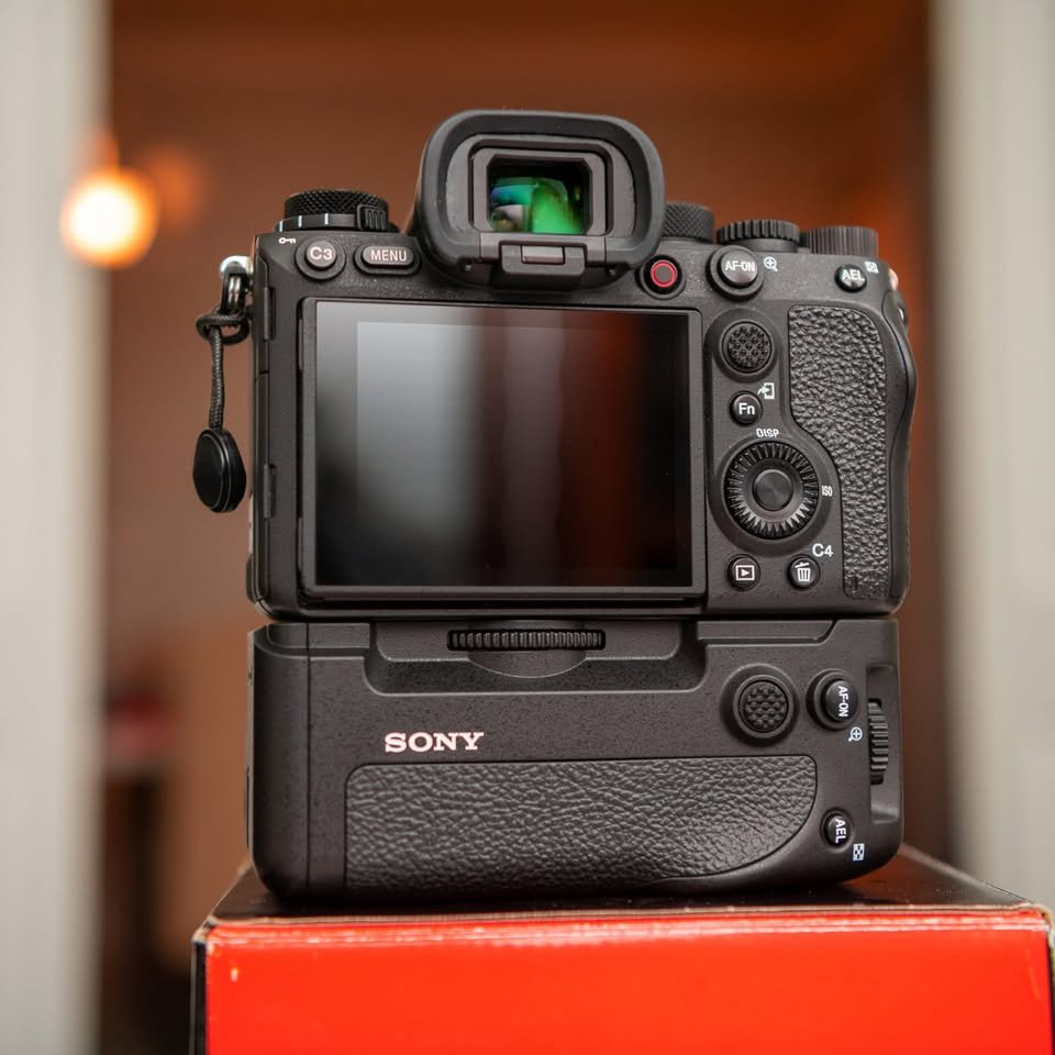 Sony A1 Camera with Grip - Image 9